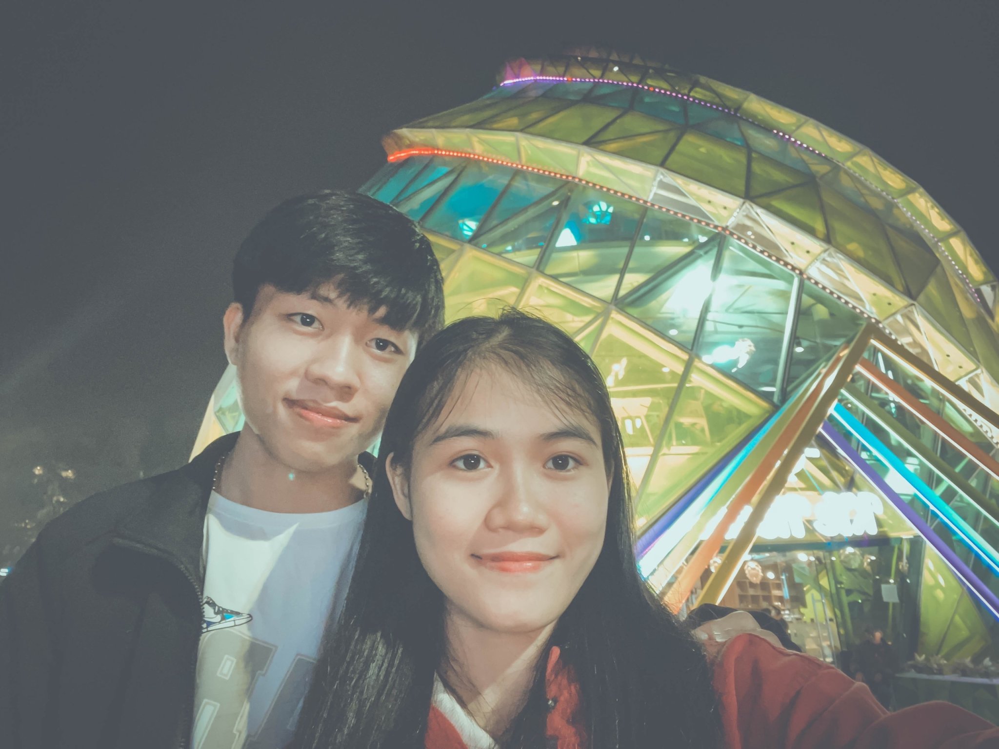 Ảnh hai bạn Quốc Phong và Ngọc Lành bên nhau